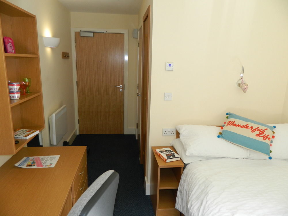The Sidings Aparthotel Пенрин Екстериор снимка